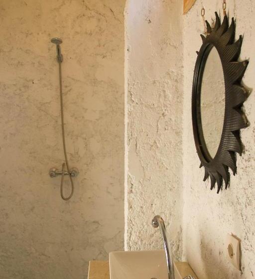 اتاق استاندارد سه نفره, Riad Malak