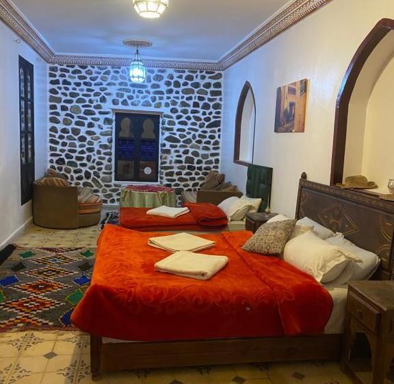 اتاق استاندارد سه تخته با چشم‌انداز استخر, Riad Malak