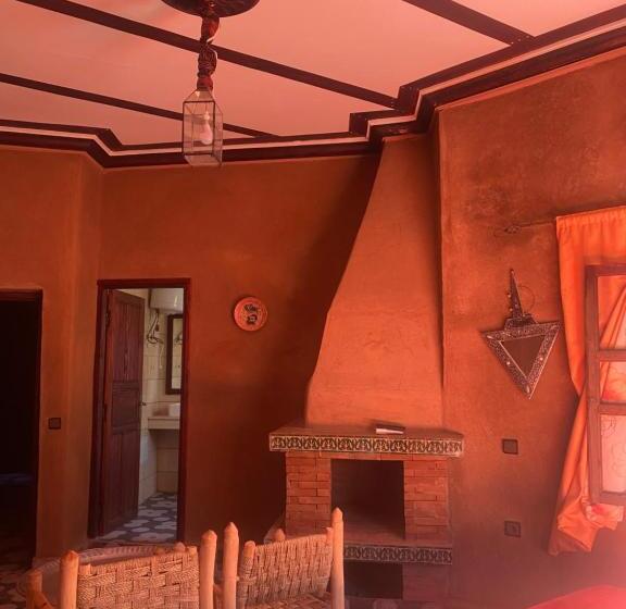 庭の見えるスタンダードトリプルルーム, Riad Malak