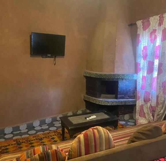 اتاق استاندارد سه نفره, Riad Malak