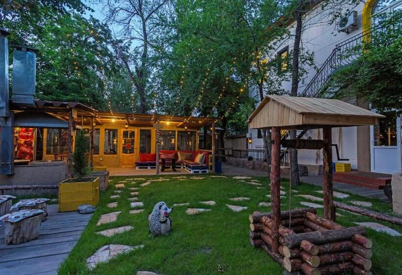 اتاق لوکس سه تخته, Koisha