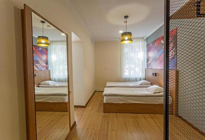 اتاق لوکس خانوادگی, Koisha