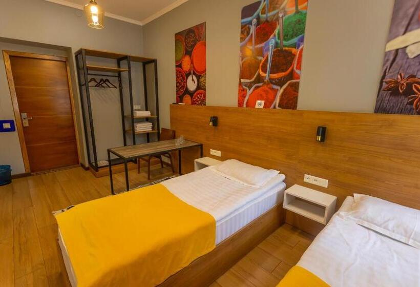 اتاق لوکس خانوادگی, Koisha