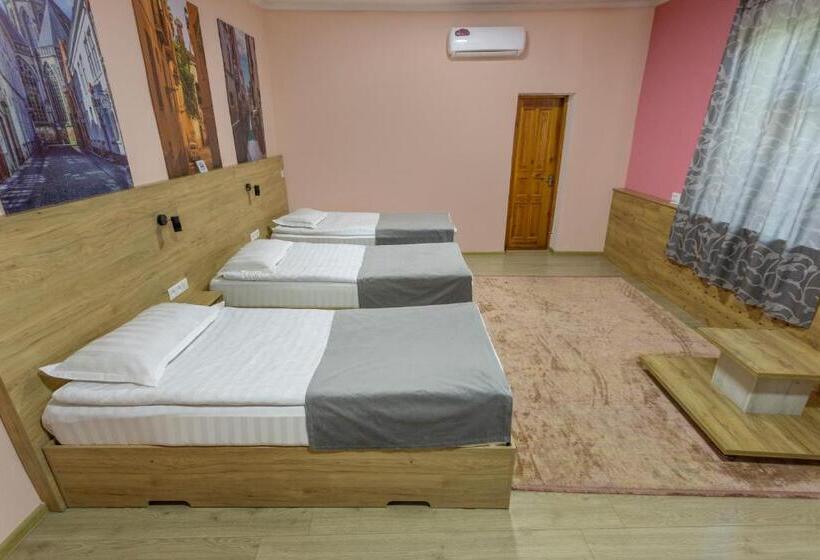 اتاق استاندارد سه نفره, Koisha