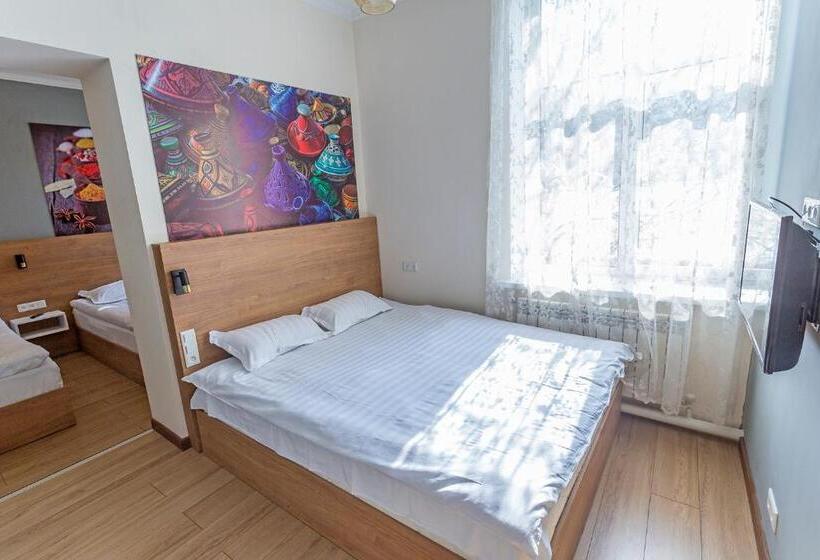 اتاق سوپریور خانوادگی, Koisha