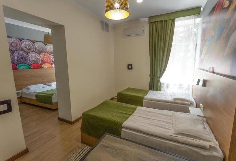 اتاق سوپریور خانوادگی, Koisha