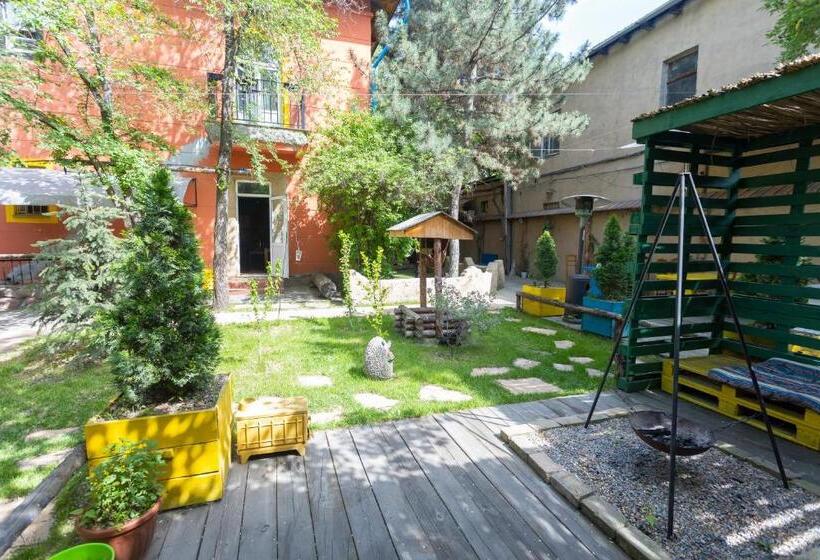 اتاق استاندارد با سرویس بهداشتی مشترک, Koisha