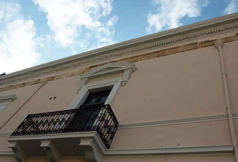 اتاق لوکس با بالکن, A Casa Ventotto