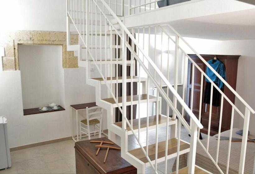 غرفة قياسية رباعية مزودة بشُرفة, A Casa Ventotto