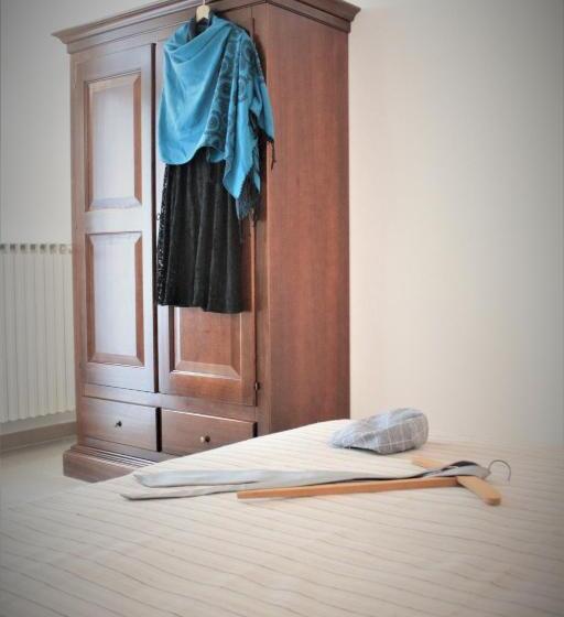 غرفة قياسية رباعية مزودة بشُرفة, A Casa Ventotto