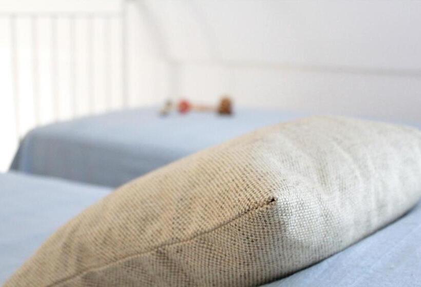 غرفة قياسية رباعية مزودة بشُرفة, A Casa Ventotto