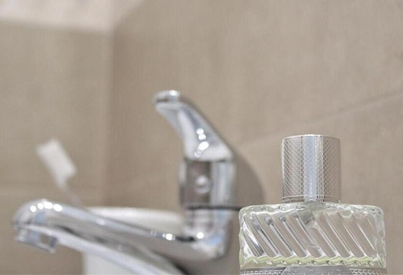 غرفة أساسية, A Casa Ventotto