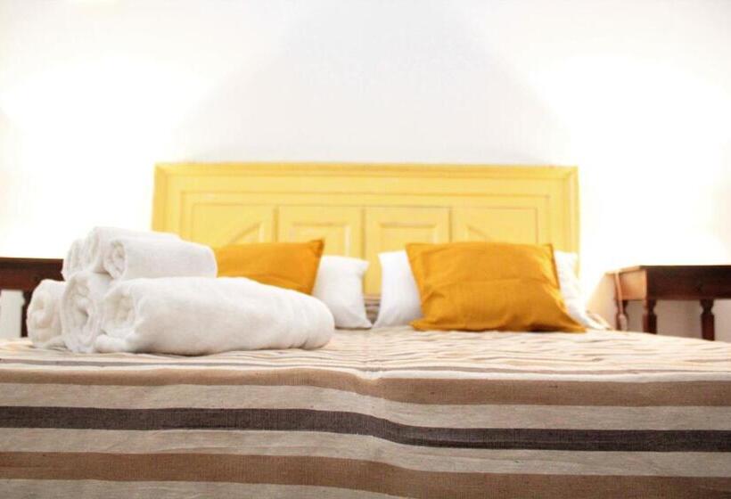 غرفة قياسية ثلاثية, A Casa Ventotto