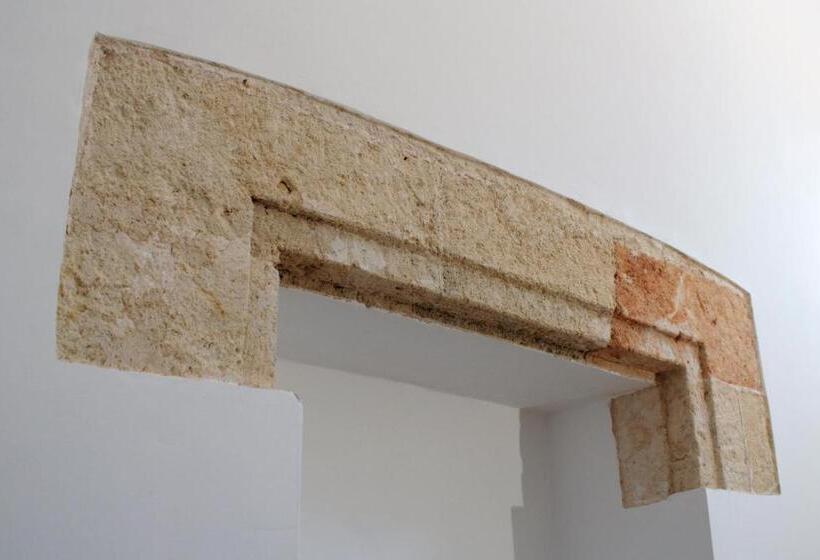 غرفة قياسية ثلاثية, A Casa Ventotto