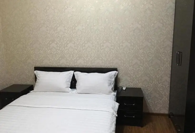 Standard-huone, Shahram Plus
