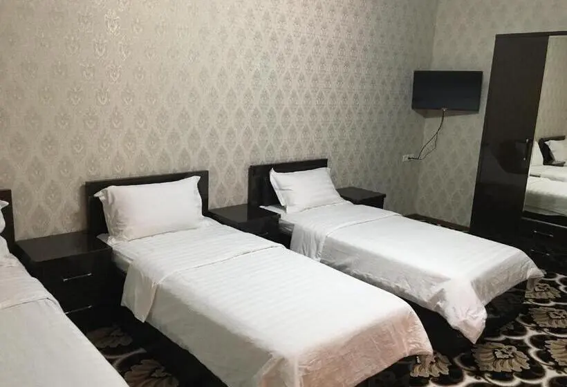 Standard Kolmen Hengen Huone, Shahram Plus