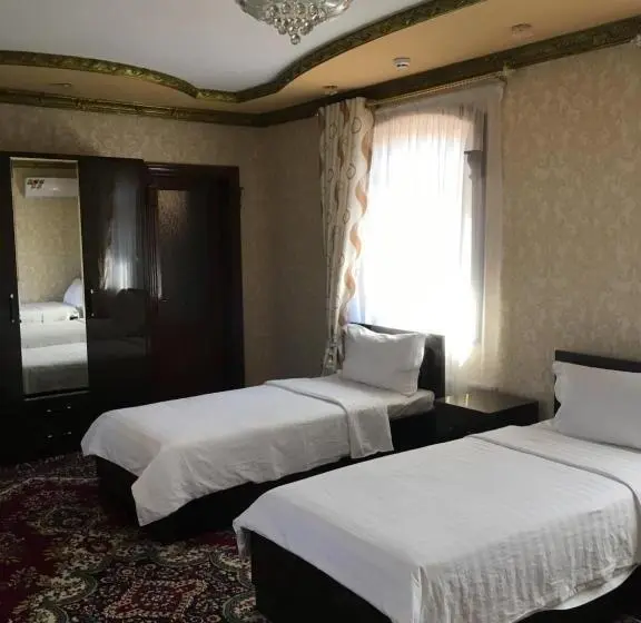 Standard Kolmen Hengen Huone, Shahram Plus