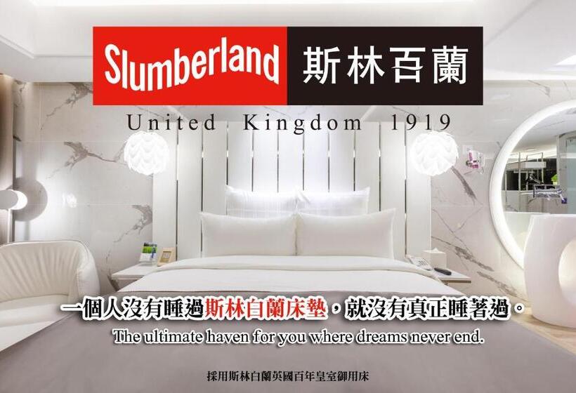 اتاق استاندارد چهار تخته, Chao Motel