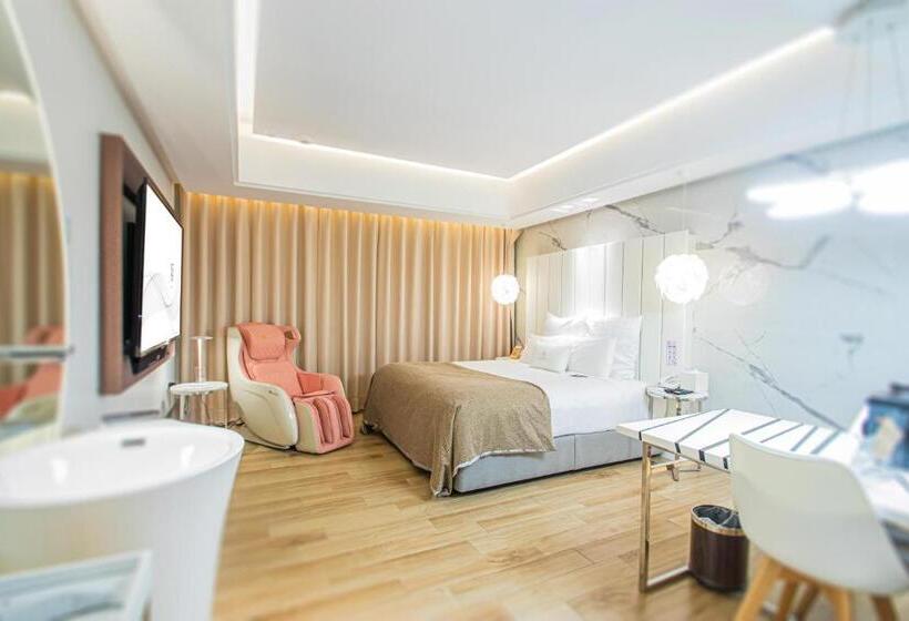 اتاق استاندارد, Chao Motel