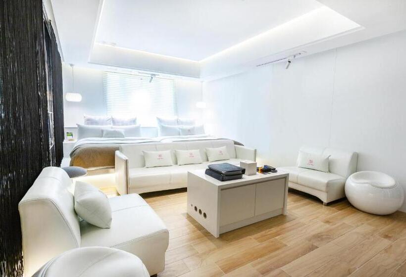 اتاق لوکس چهار تخته, Chao Motel