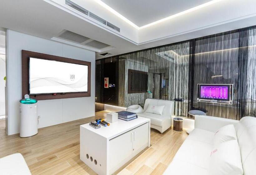 اتاق لوکس چهار تخته, Chao Motel