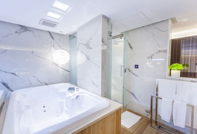 اتاق استاندارد, Chao Motel