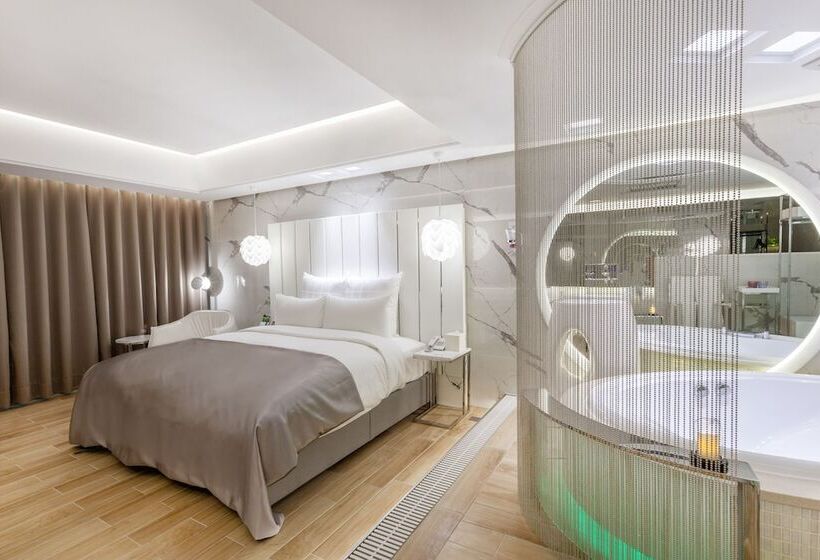 اتاق استاندارد, Chao Motel