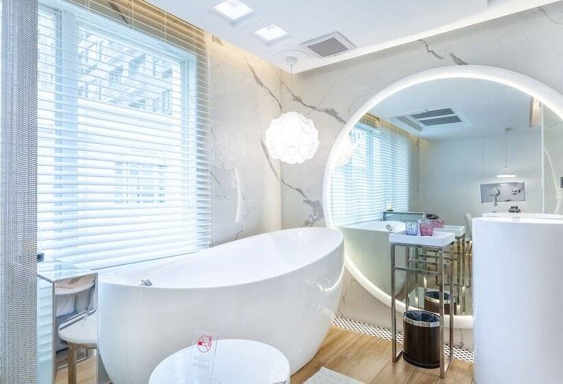 اتاق لوکس چهار تخته, Chao Motel