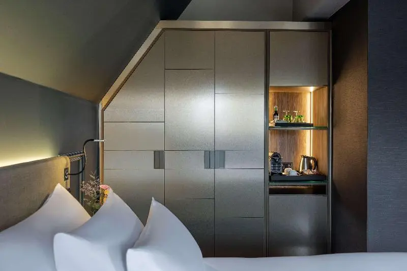 اتاق لوکس چهار تخته, Chao Motel