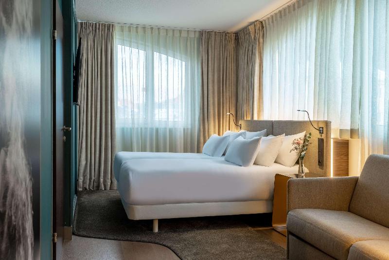 اتاق لوکس چهار تخته, Chao Motel