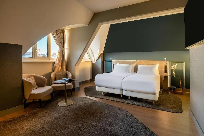 اتاق لوکس چهار تخته, Chao Motel