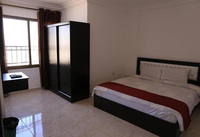 اتاق اکونومی, Weekend