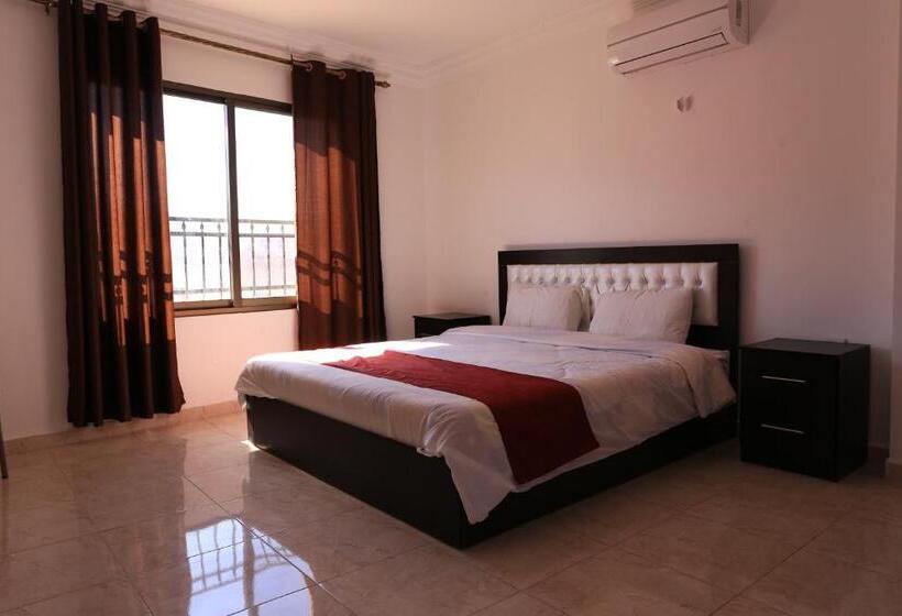 اتاق اکونومی, Weekend