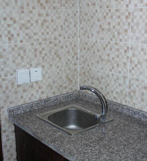 اتاق استاندارد سه نفره, Weekend