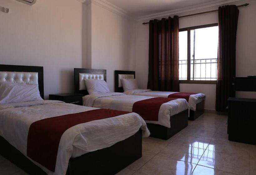 اتاق استاندارد سه نفره, Weekend