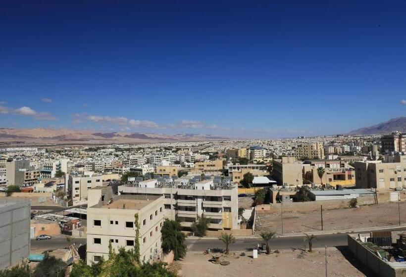 اتاق استاندارد سه نفره, Weekend