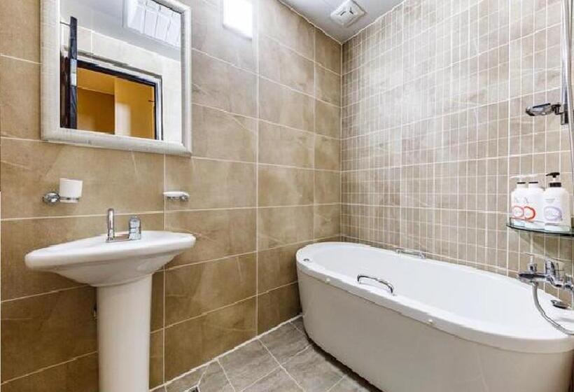 家庭海景房, Rings