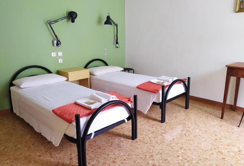 标准间带阳台, Ostello Delle Cartiere