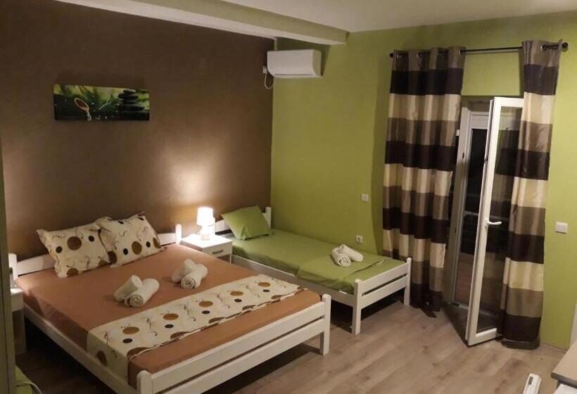 اتاق پریمیوم چهارنفره, Vila & Apartments Matea