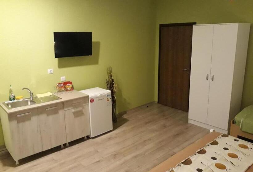 اتاق پریمیوم چهارنفره, Vila & Apartments Matea