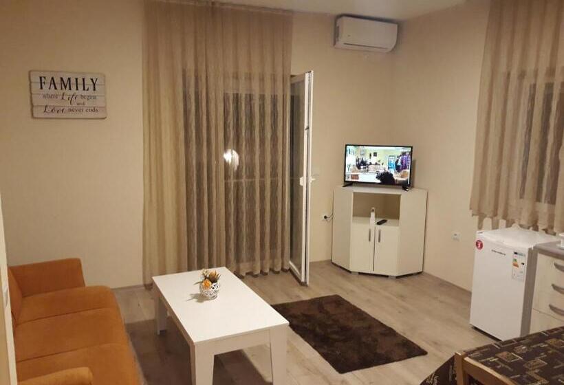 آپارتمان 1 خوابه همکف, Vila & Apartments Matea