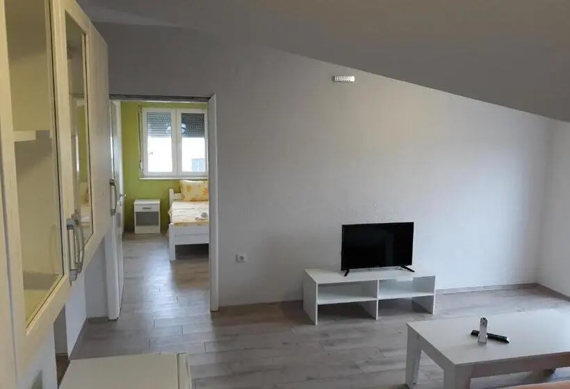 آپارتمان 1 خوابه با بالکن, Vila & Apartments Matea