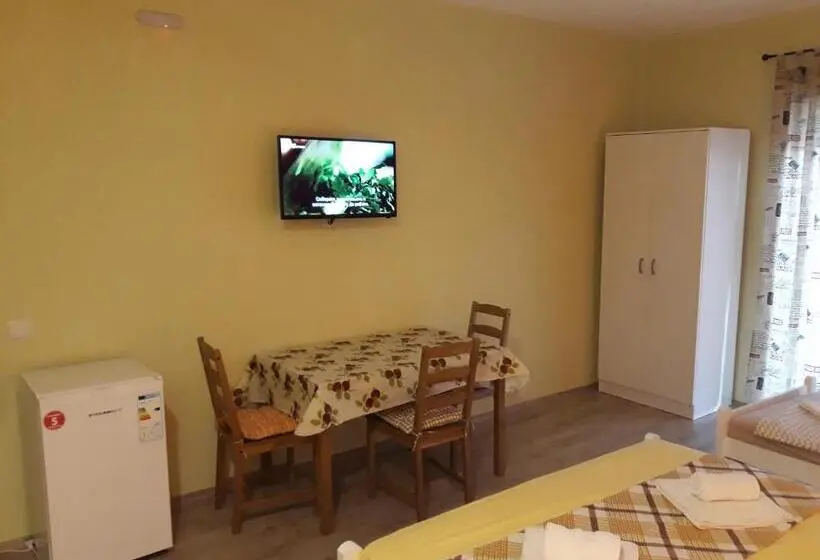 اتاق راحتی سه تخته, Vila & Apartments Matea