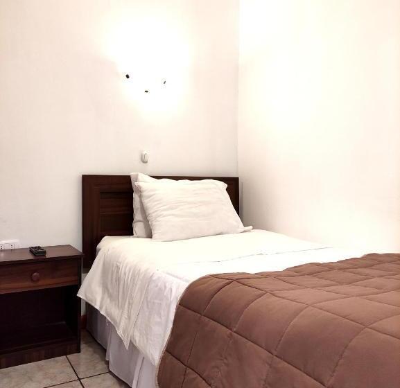 اتاق استاندارد یک نفره, Hostal Valle De La Luna