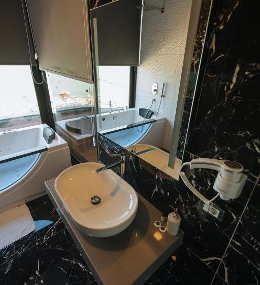 סוויטת ג'וניור, Brilliant Hotel & Spa