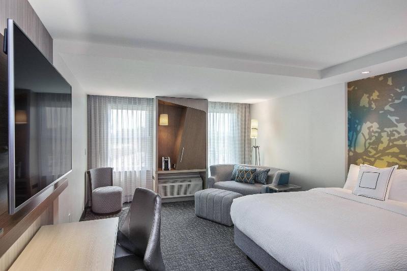 Номер Стандартный Кровать Куин, Courtyard By Marriott Raleigh Cary/parkside Town Commons
