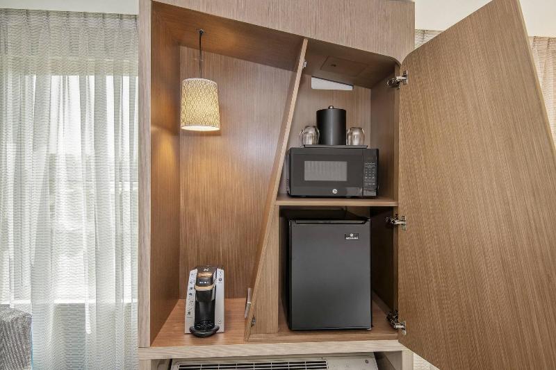 اتاق استاندارد با تخت دو نفره بزرگ, Courtyard By Marriott Raleigh Cary/parkside Town Commons