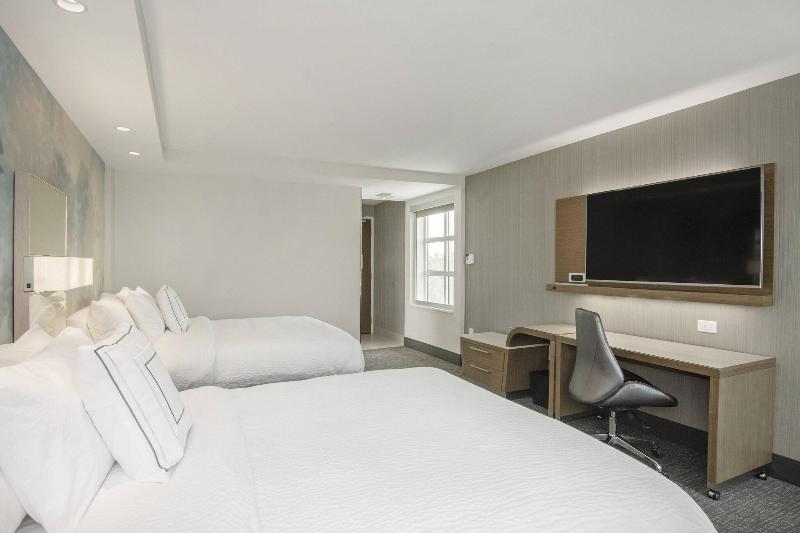 اتاق استاندارد با تخت دو نفره بزرگ, Courtyard By Marriott Raleigh Cary/parkside Town Commons