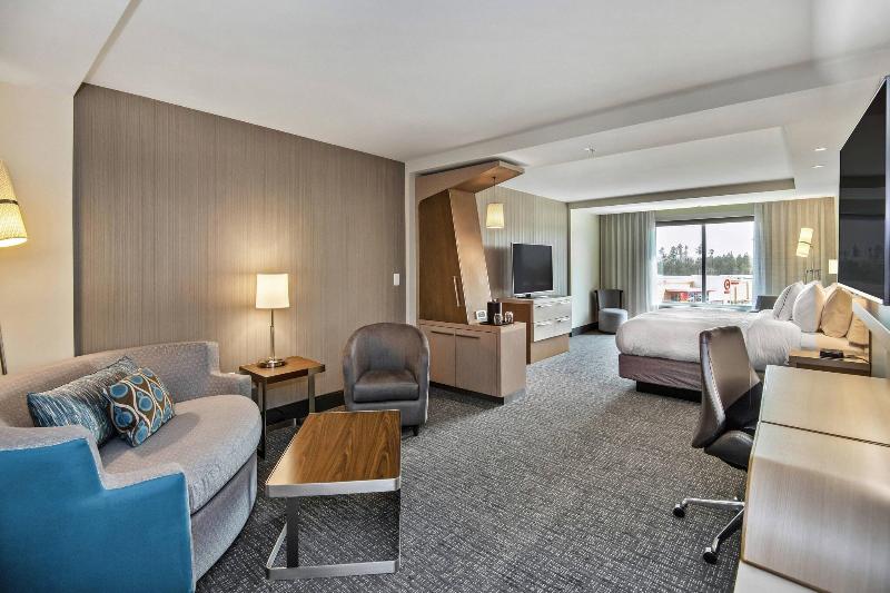 Люкс Кровать Кинг, Courtyard By Marriott Raleigh Cary/parkside Town Commons