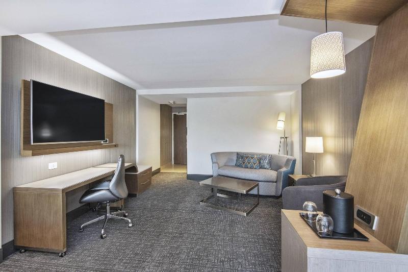 سوئیت با تخت بزرگ, Courtyard By Marriott Raleigh Cary/parkside Town Commons
